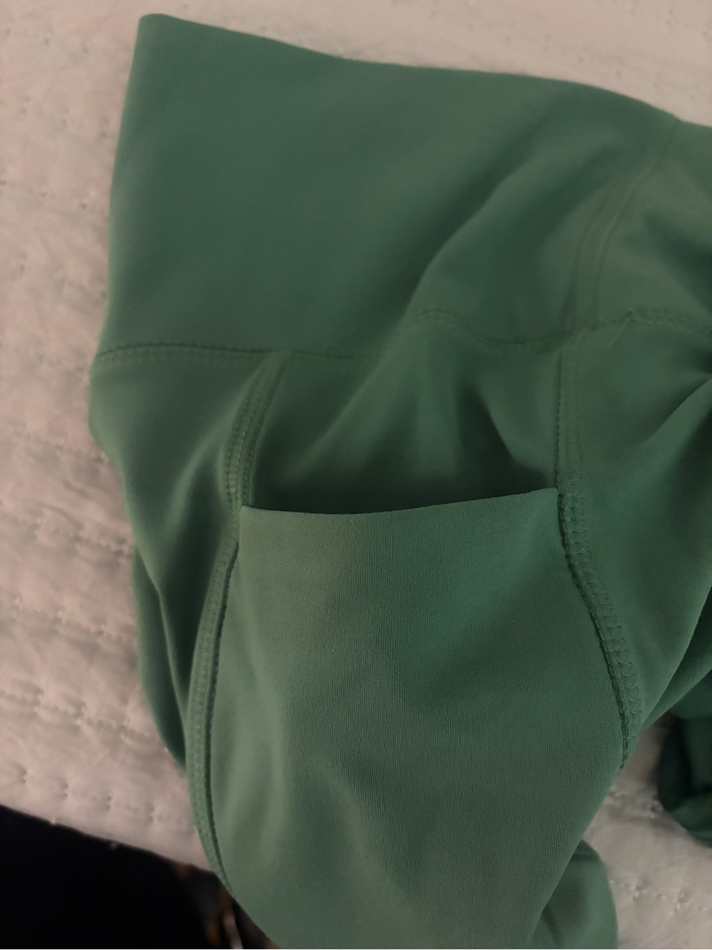 Green Athletic Leggings with Side Pocket